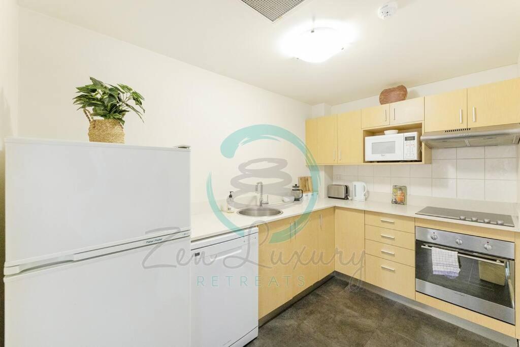 Zen88 Esplanade: 3-Br Luxury Suite Near Waterfront Даруин Екстериор снимка