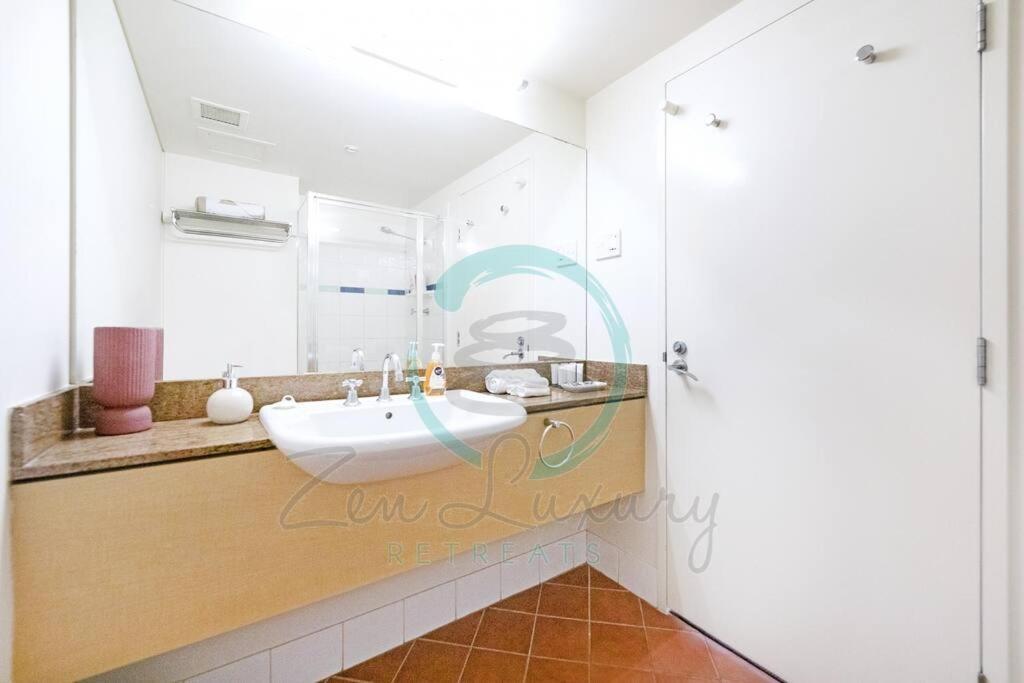 Zen88 Esplanade: 3-Br Luxury Suite Near Waterfront Даруин Екстериор снимка