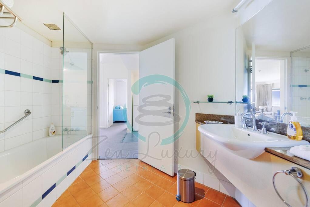Zen88 Esplanade: 3-Br Luxury Suite Near Waterfront Даруин Екстериор снимка